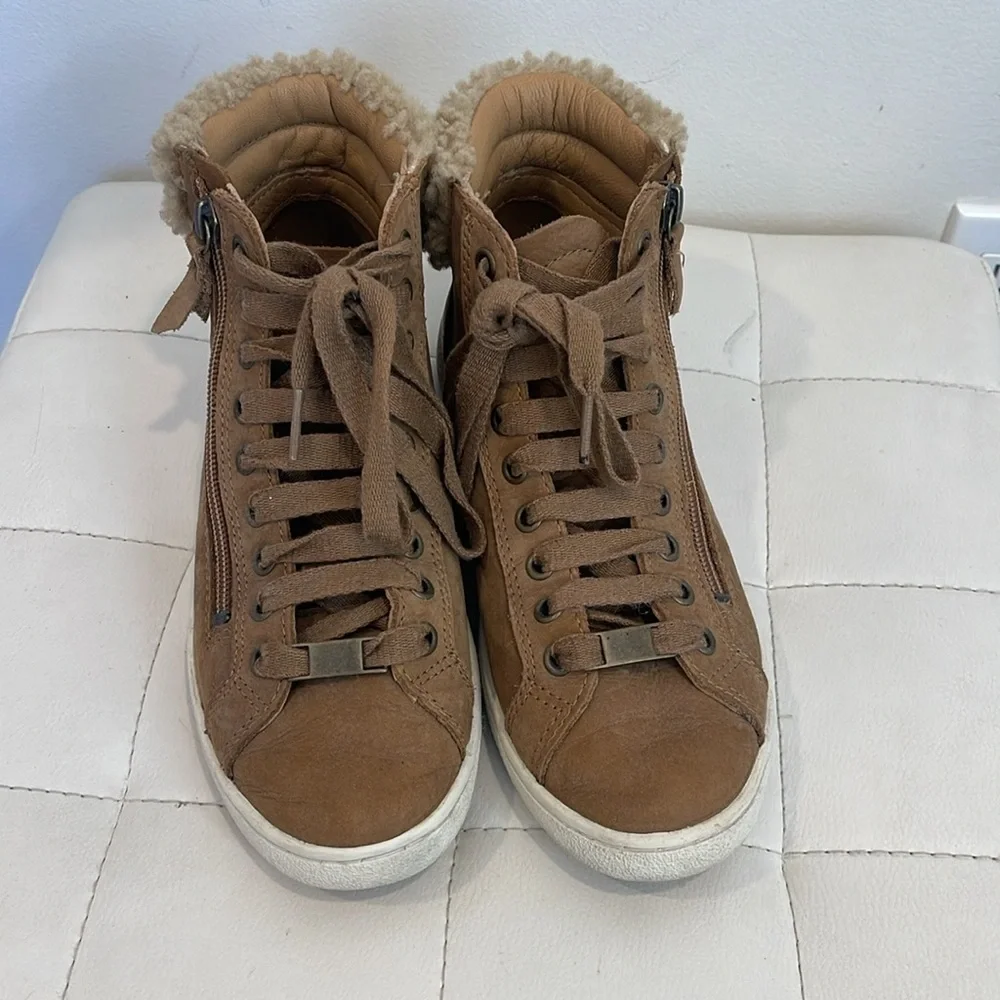 UGG Suede Leather Sherpa Ankle Boots Womens Size 7 with Ugg Box